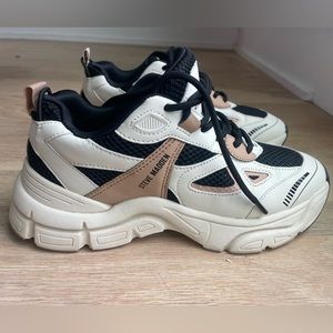 Steve Madden Possession Sneakers Size 8